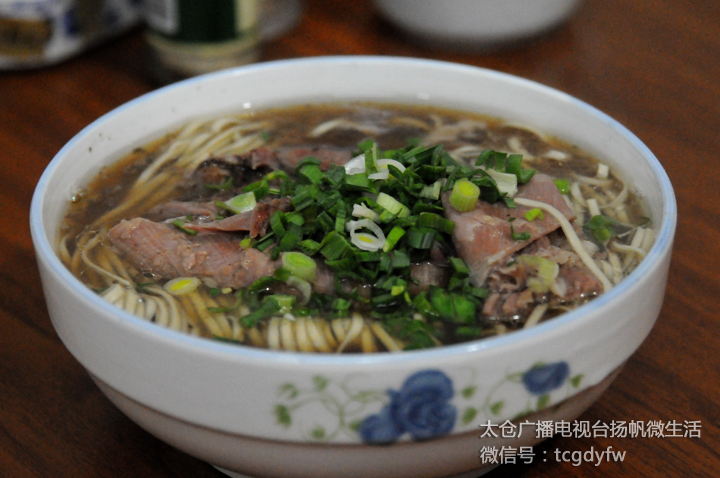 【美食】夜探扬州路彭记羊肉面